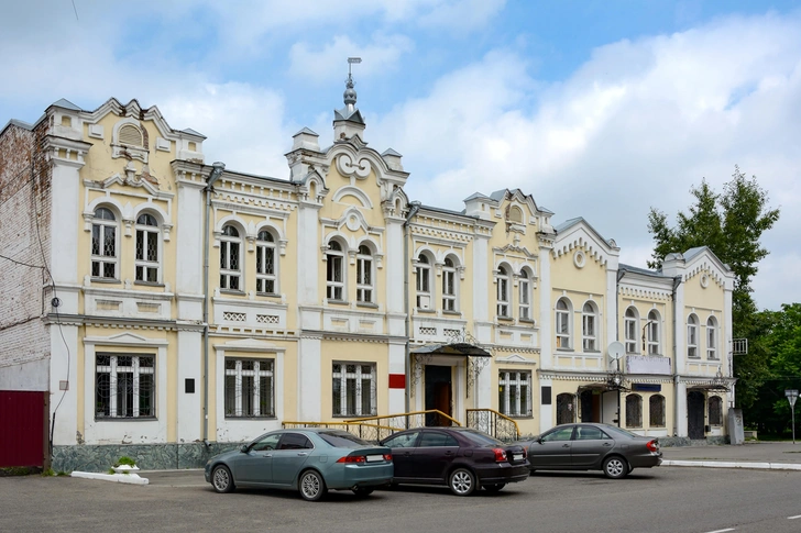 Причудливые дома купцов и каменная лестница на горе: зачем ехать в Бийск и Горно-Алтайск