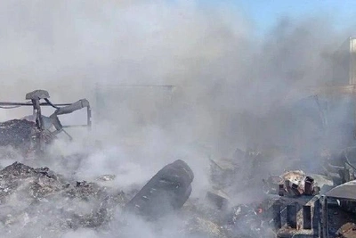 Пожар на автостоянке в Уфе потушен, повреждены четыре авто