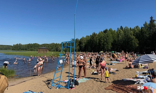 Чтобы пройти к водоему, нужно заплатить | Источник: Валерия Богатырева / 29.RU