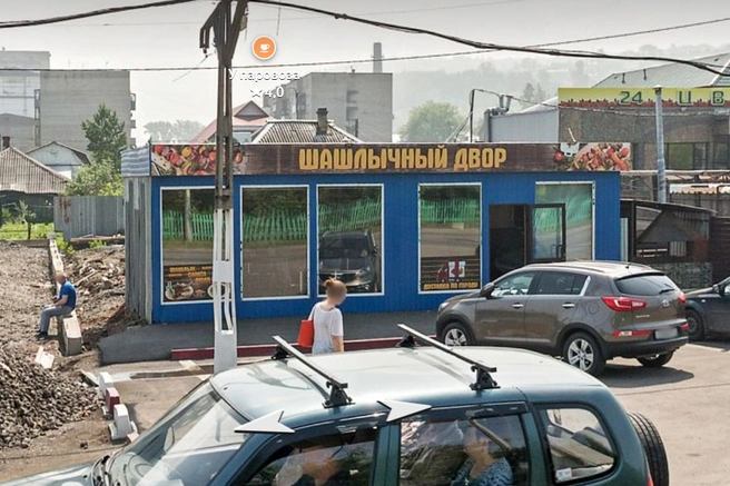 Этот микрорайон города известен обилием цветочных магазинов | Источник: yandex.ru/maps