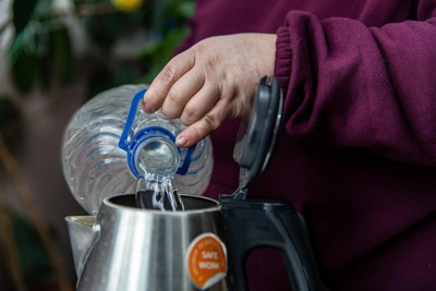 Novosibirsk expert shares cheapest way to descale a kettle