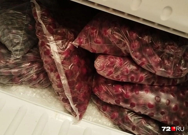 Женщина написала, что это вишня и смородина и всё с дачи  | Источник: читатель 72.RU