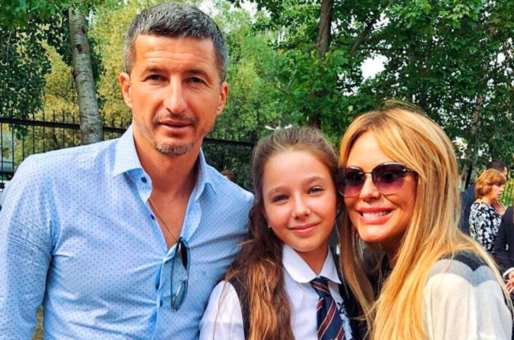 Евгений Алдонин с бывшей женой Юлией Началовой и дочерью Верой | parents.ru