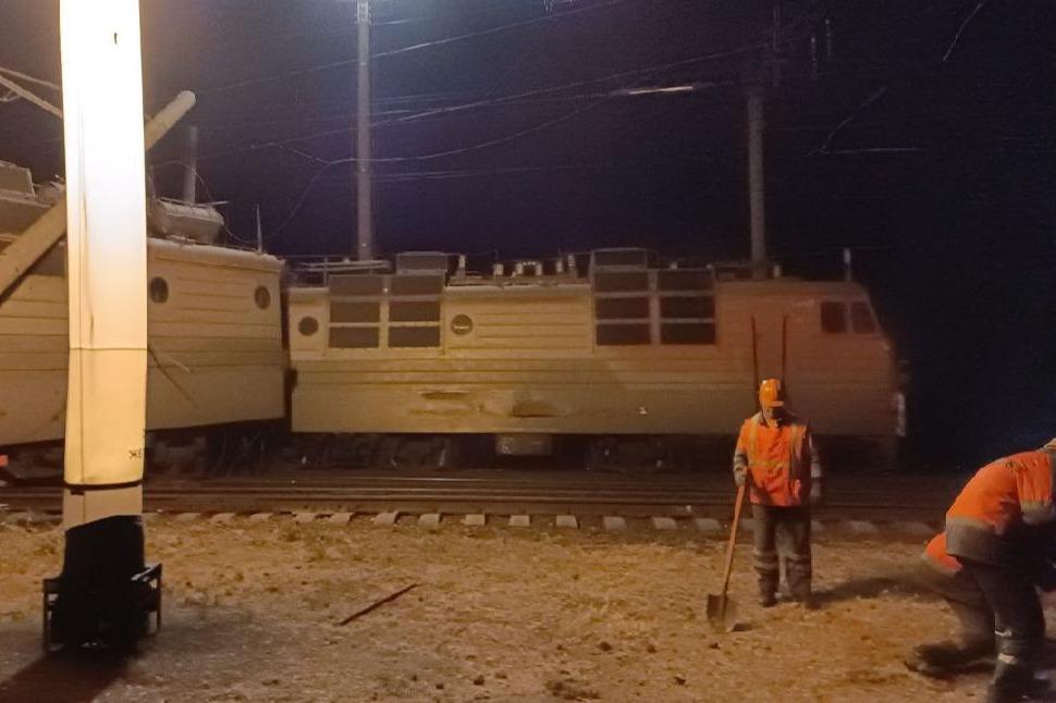 Случайный секс в поезде: смотреть русское порно видео бесплатно