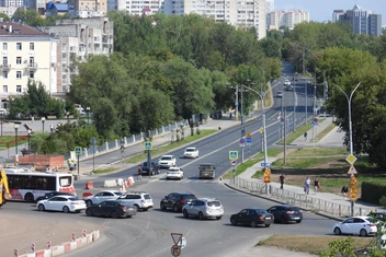 Проезд со стороны Екатерининской и вовсе пока без изменений | Источник: Кирилл Хафизов / 59.RU