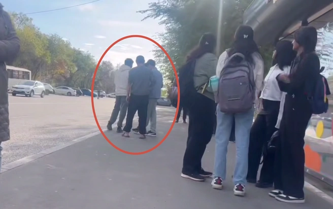 Оренбуржец, распугавший индусов у «Мармелада» отделался штрафом в 500 рублей | Источник: Скриншот с канала «Оренбург» / t.me