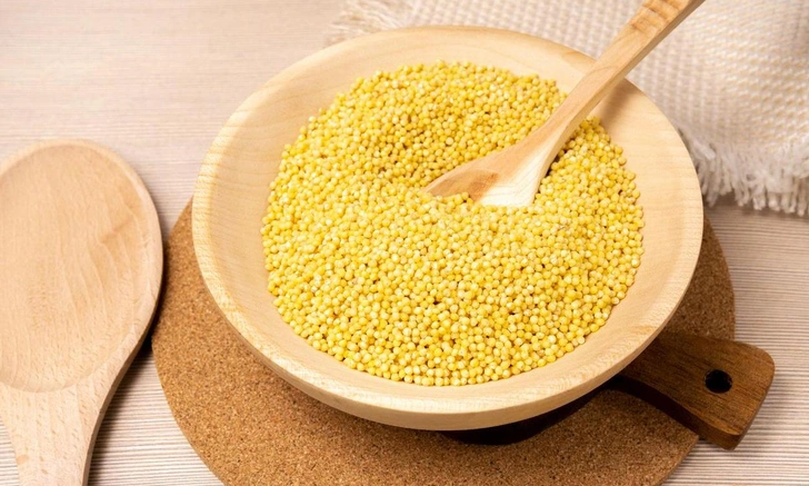 Сделайте это еще до варки: секрет нутрициолога, как приготовить пшенку вкусно | Источник: iStockphoto/Алексей Филатов