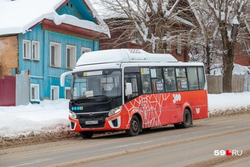 На маршруте № 26 вместо микроавтобусов с 2025 года работают автобусы среднего класса | Источник: Владимир Зыкин