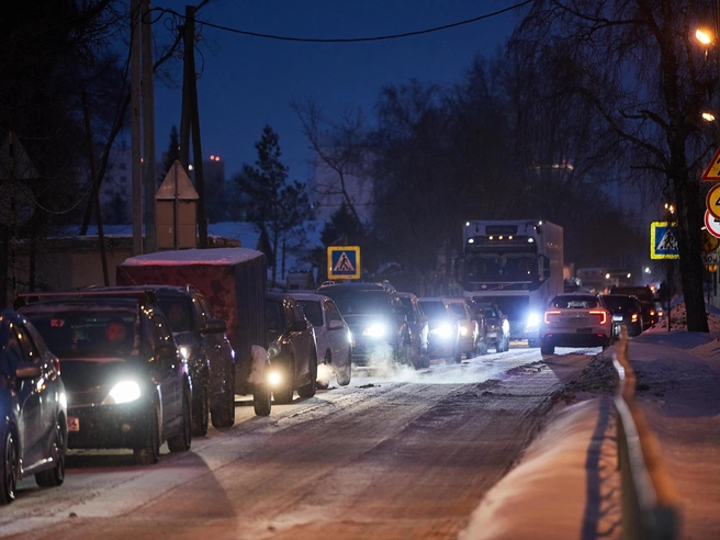 Дорожная обстановка достигла максимальной оценки в 9 баллов | Источник: Александр Ощепков / NGS.RU