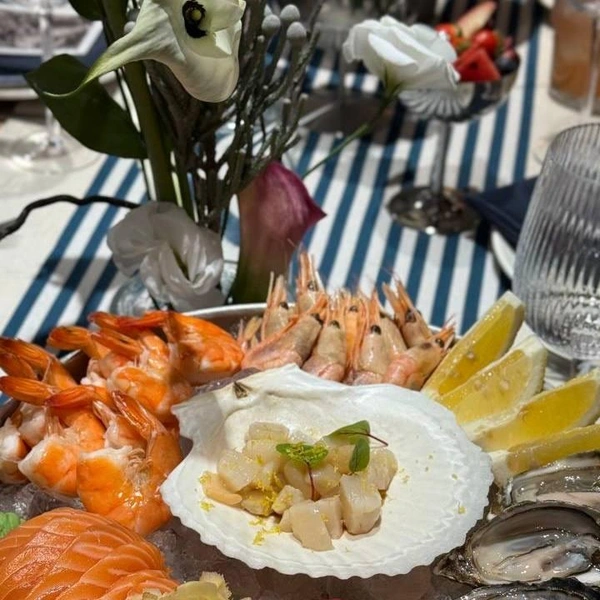 Свежие морепродукты останутся в меню | Источник: GourmetClubEkb / T.me