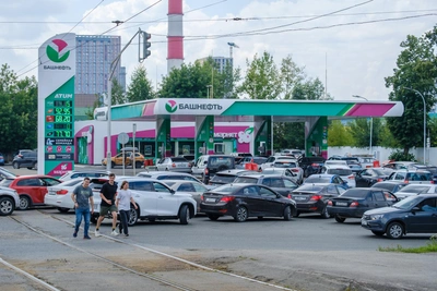 Дальнобойщики пожаловались на очереди к АЗС в Башкортостане