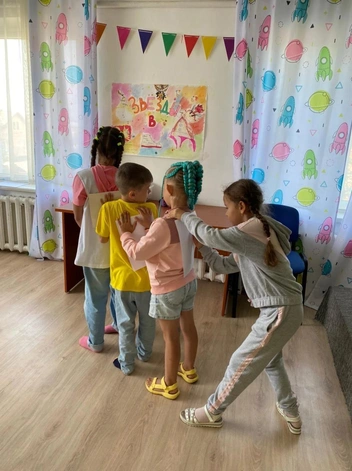Для школьников продумывают полноценную программу на время пребывания в продленке | Источник: «Кеды»
