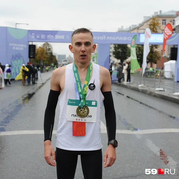 Алексей Патраков прибежал вторым | Источник: Ирина Тропина / 59.RU