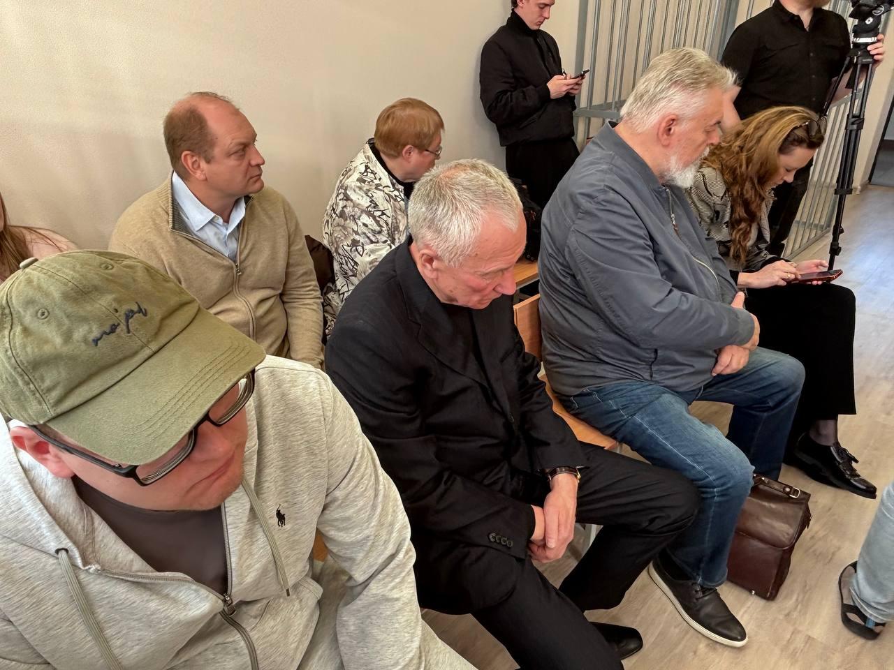 Годами скрывалась за границей. В Екатеринбурге вынесли приговор жене скандального бывшего вице-мэра