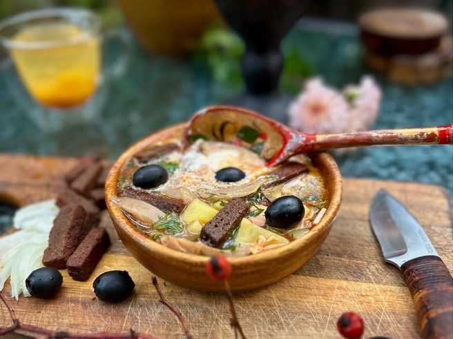 Солянка получается — просто объеденье | Источник: Татьяна Немчинова / Vk.com