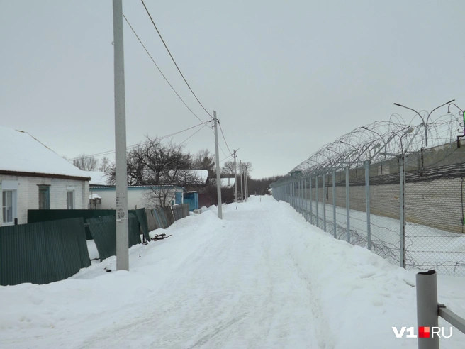От психушки с маньяками до частного дома&nbsp;— буквально несколько метров | Источник: Денис Паустовский / V1.RU
