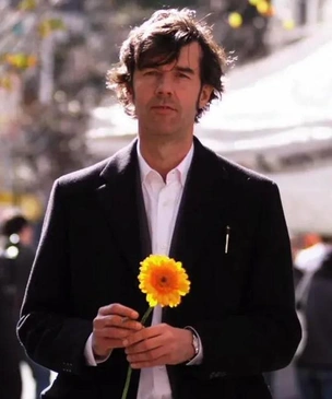 Как и когда дарить цветы мужчинам