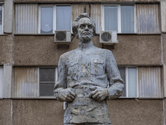 Внешний вид монумента может шокировать, но власти не проявляют активность | Источник: Константин Завриков / V1.RU