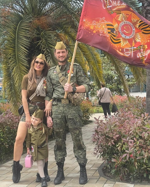 «Вот как ни крути, оказалось, эта разлука пошла нам с Сашей на пользу. Он много чего осознал… Ну если любовь есть, как можно посмотреть на другого мужчину или завести с ним отношения? Нет», — заключила Ксения