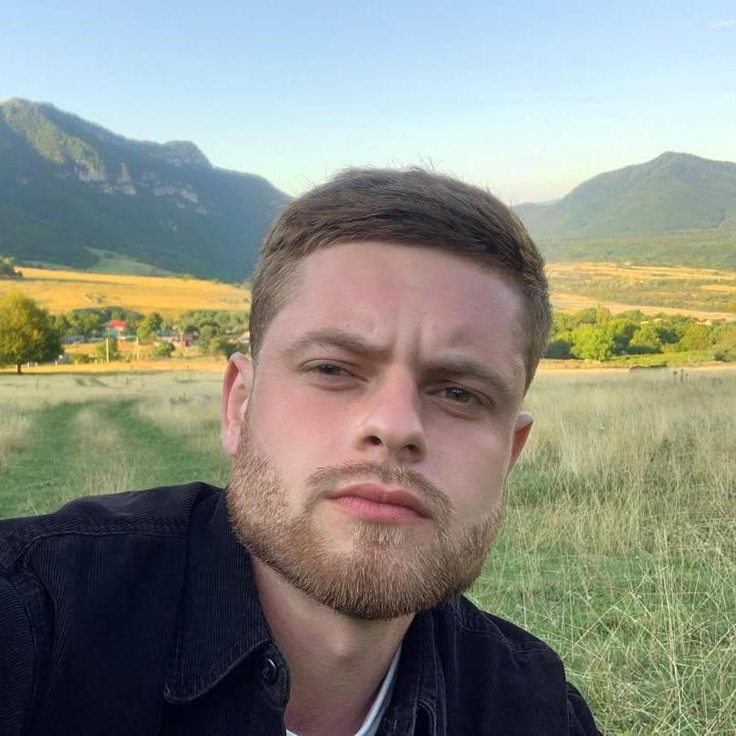 В Москве прощаются с 30-летним блогером и учителем математики Кириллом Кириченко