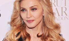 Мадонна прячет лицо под шляпой, но признаки старости выдала одна деталь