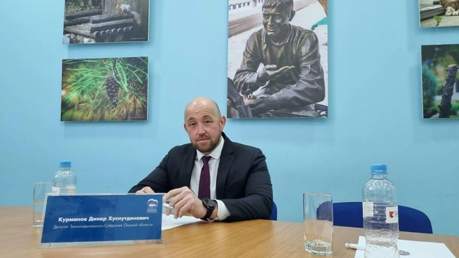 Депутатом заксобрания Курманов стал в 2021 году | Источник: «Динар Курманов» / T.me