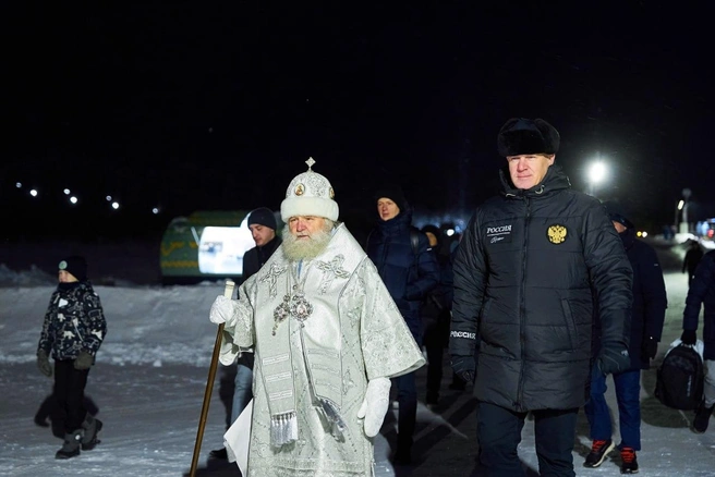 Митрополит Павел и губернатор Руслан Кухарук  | Источник: Пресс-служба губернатора Югры / T.me