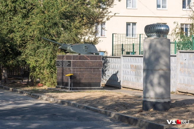 Вентиляционной башни возле башни танковой тоже не было | Источник: Константин Завриков / V1.RU