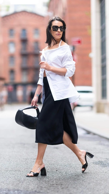 Урок стиля: Лиа Мишель показала, как выглядеть элегантно и дорого в самых простых вещах | marieclaire.ru