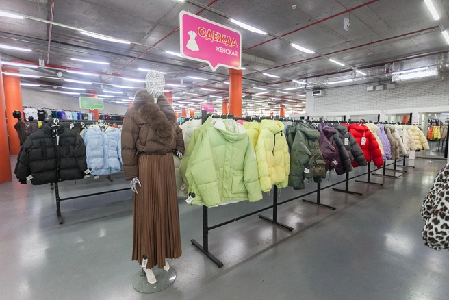 Есть всё, чтобы создать эффектный образ на корпоратив | Источник: «Семейный континент»