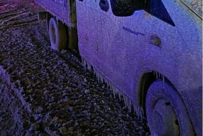 Cars Frozen in Ice After Accident in Volgograd's Tulak District