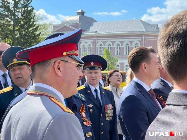 Кудрявцев — в центре, смотрит в камеру (и в душу) корреспондента | Источник: Андрей Бирюков / UFA1.RU