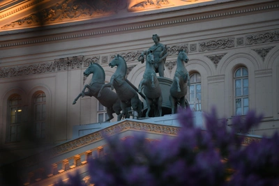 Театры Москвы из-за проблем со связью советуют готовить билеты заранее