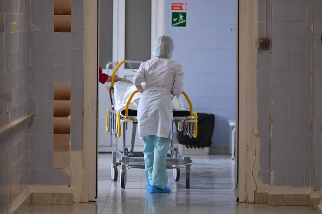 Володин хочет видеть медиков в белых халатах