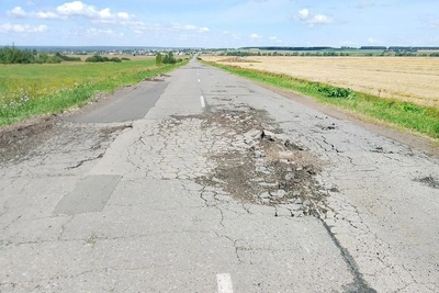 Дорога до Смыловки разрушилась после весеннего ремонта