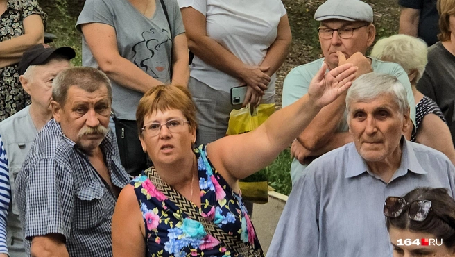 Жители недовольны решениями властей | Источник: Семен-Коротов Майбах / 164.RU