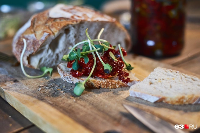 Сбалансированный завтрак! | Источник: Роман Данилкин / 63.RU