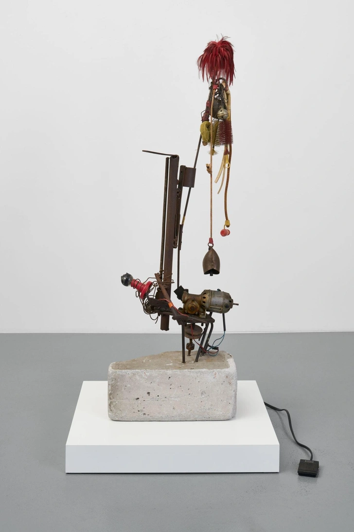 Жан Тэнгли, Балуба II, 1961. Галерея Hauser & Wirth. | Источник: artbasel.com