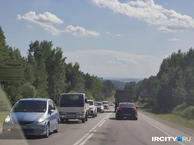 Иркутяне рванули за город. Пробки парализовали выезды на Култукский и Качугский тракт | Источник: Ксения Филимонова / IRCITY.RU