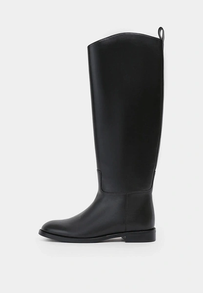 Теплая обувь: выбираем стильную пару на холодный сезон у российских брендов Теплая обувь: выбираем стильную пару на холодный сезон у российских брендов