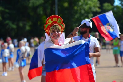 Спеть гимн хором и увидеть 12-метровый триколор: афиша Дня России в Тюмени