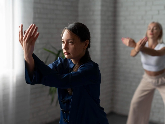 Иногда, чтобы вернуть спокойствие и порядок в голове, достаточно сказать себе «стоп» и сделать вдох | Источник: Ru.freepik.com