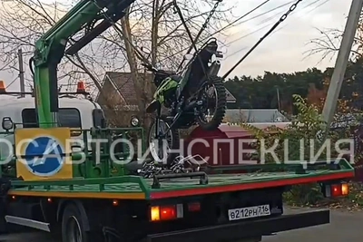 В Казани поймали школьницу на питбайке