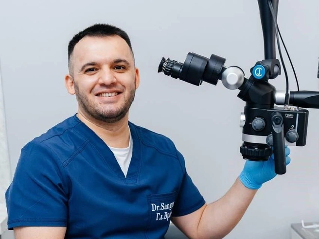 Врач-стоматолог Абдулло Мамашарифович Сангов — специалист в реконструктивной хирургии с девятилетним опытом | Источник: «Стоматологическая клиника Сангова»