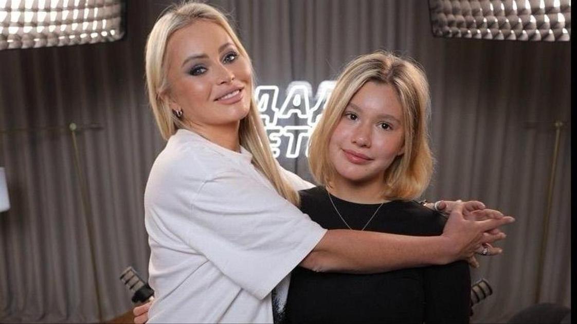 17-летняя дочь Даны Борисовой обвинила в своей одержимости пластикой маму