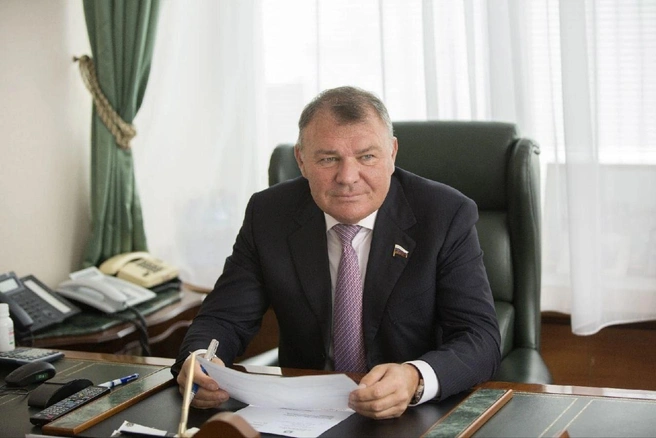 Александр Ремезков является первым заместителем председателя Комитета по бюджету и налогам в Государственной Думе | Источник: remezkov.ru