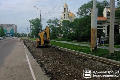 У храма на Дьяченко в Благовещенске обустраивают парковку на 37 мест