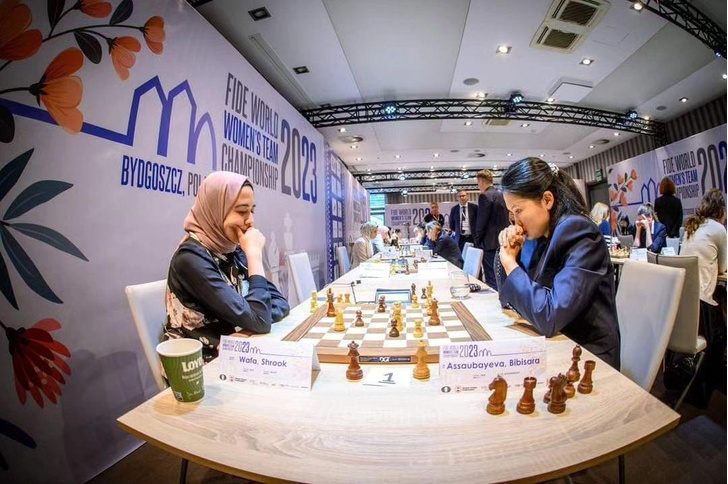 Казахстан во главе с Бибисарой Асаубаевой сотворил сенсацию на чемпионате мира по быстрым шахматам