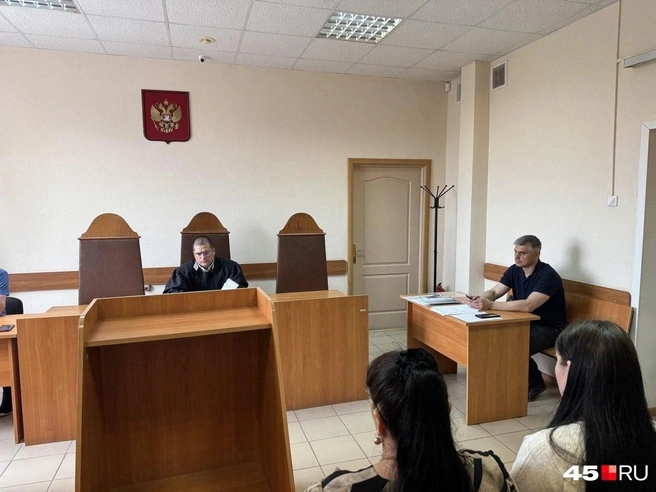 В Кургане осудили девушку, врезавшей в автобусную остановку | Источник: Юлия Король / 45.RU