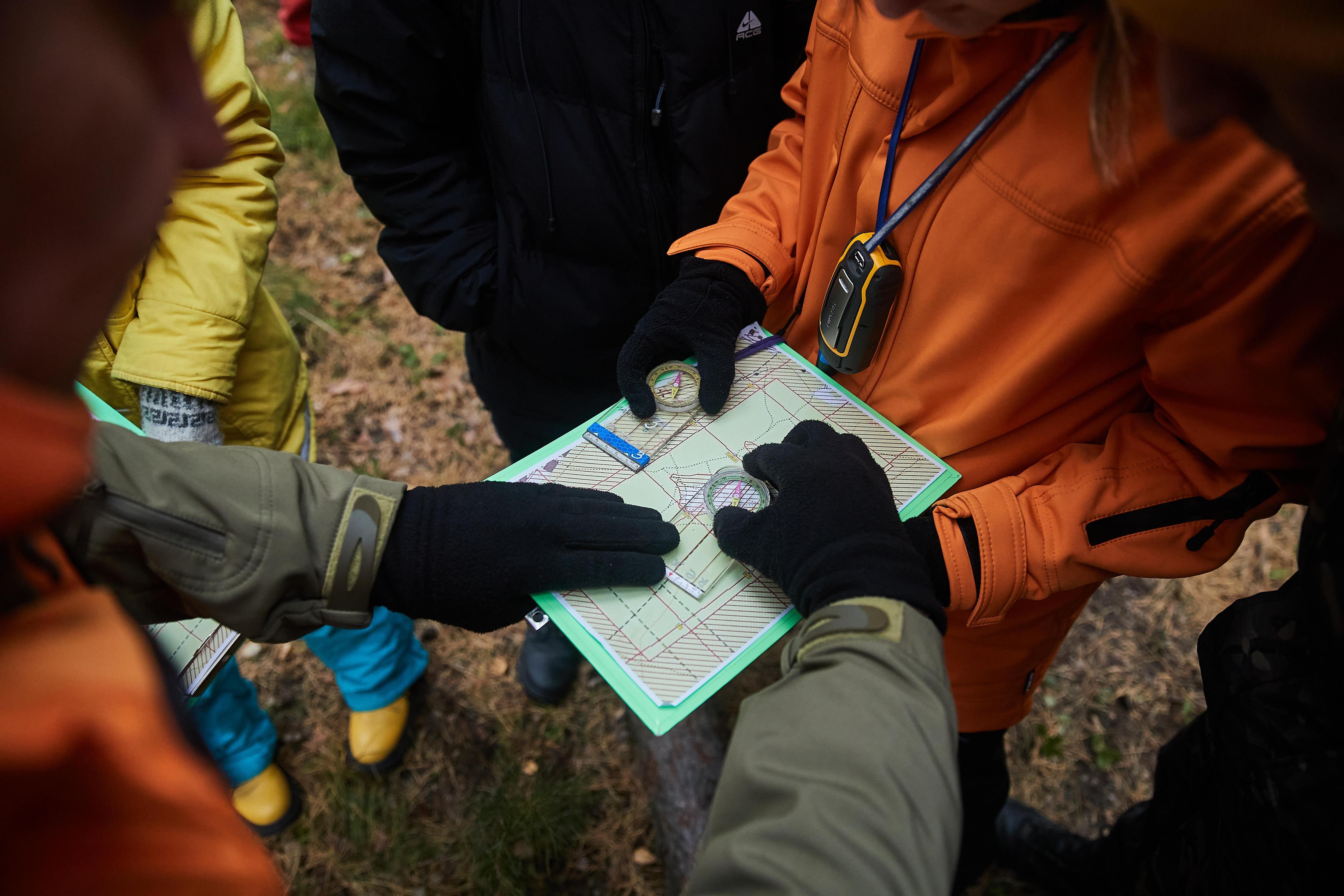 В Архангельской области пропала девушка-подросток: в полиции рассказали подробности поисков 